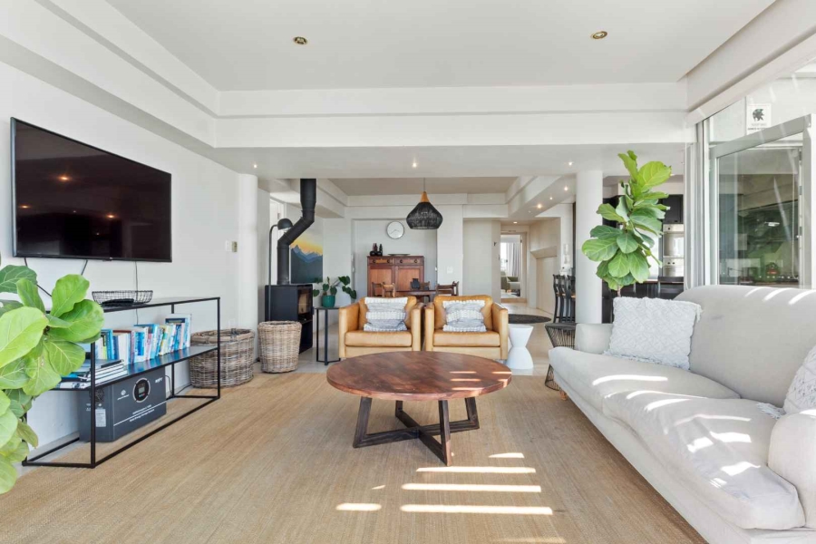 2 Bedroom Property for Sale in Sea Point Western Cape